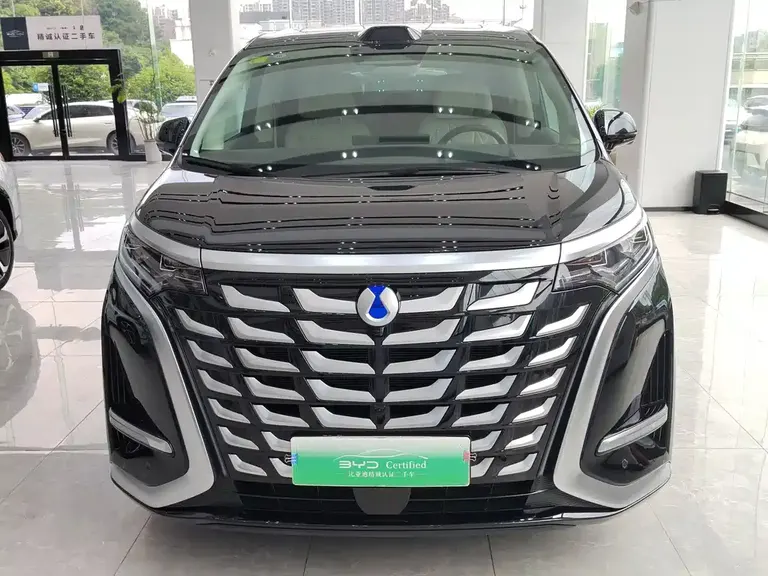 Denza D9 DM-i Smart Drive 1020 4 WD Flagship