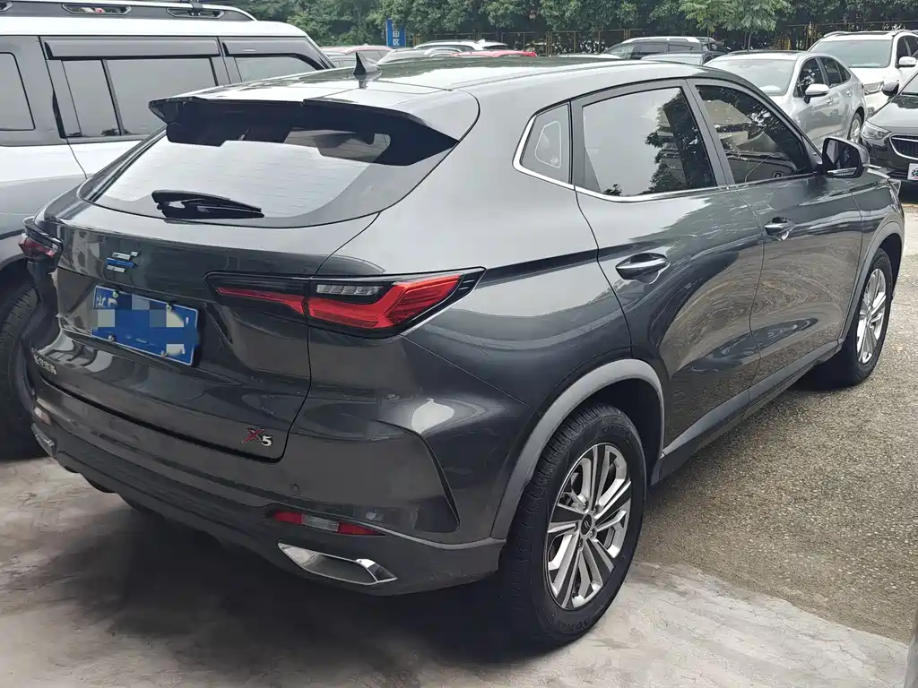 Changan Oshan X5 1.6 L CVT Distinguished