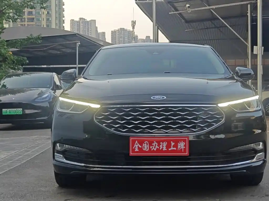 Taurus EcoBoost 245 Premium