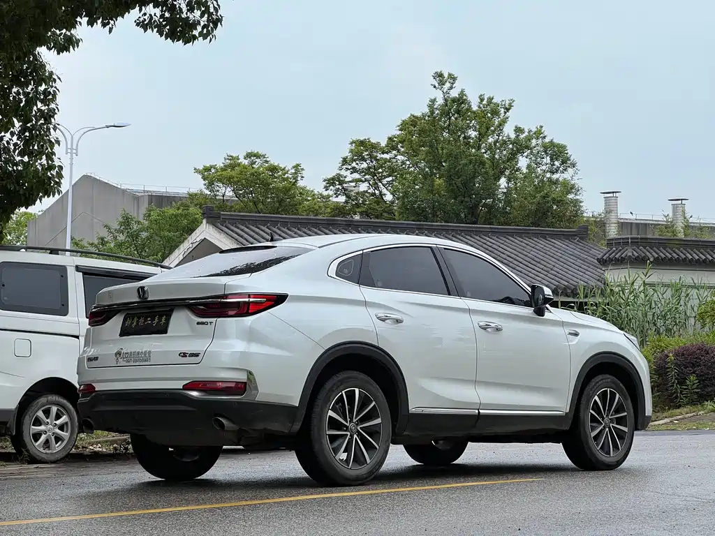 Changan CS85 Coupe 1.5 T DCT CN-VI