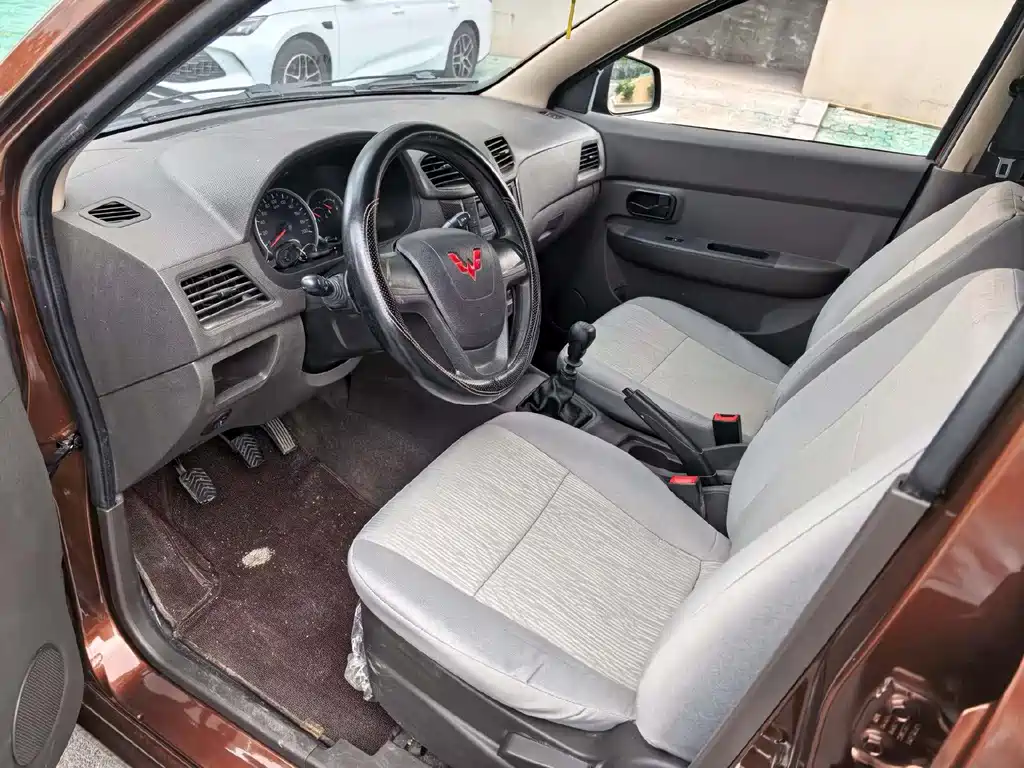 Wuling Hongguang 1.5 L S Comfort LAR