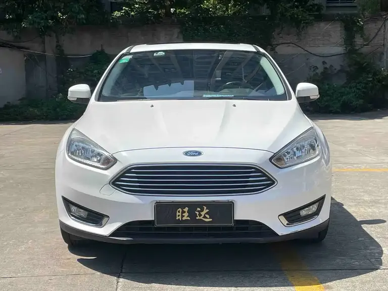 Ford Focus Sedan EcoBoost 180 Auto Elite