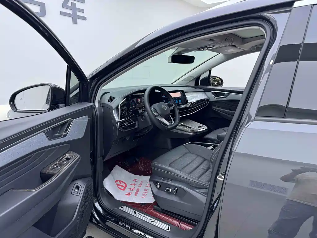 Talagon 380 TSI 4 WD Luxury Premium Realm Pro 6-seat