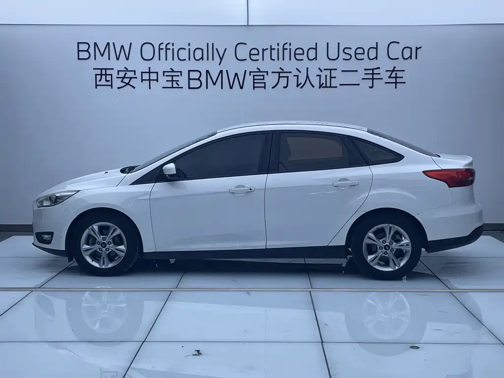 Focus 福克斯 2017款 三厢 1.6 L 手动舒适型智行版