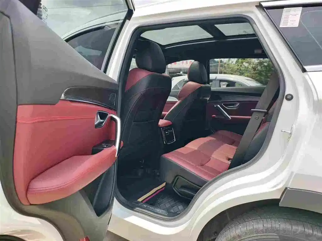 Jetour X70 PLUS 1.5 T DCT Self-Reliance PRO 5-seat