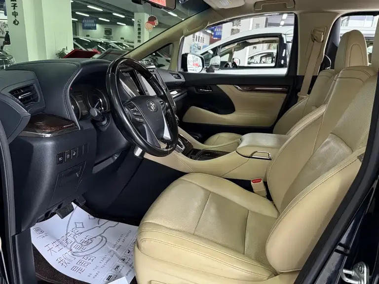 Toyota Alphard 3.5 L Luxury