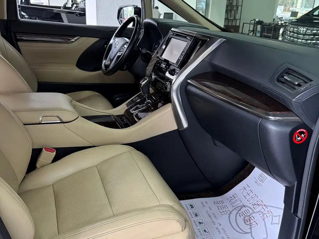 Alphard 3.5 L Luxury