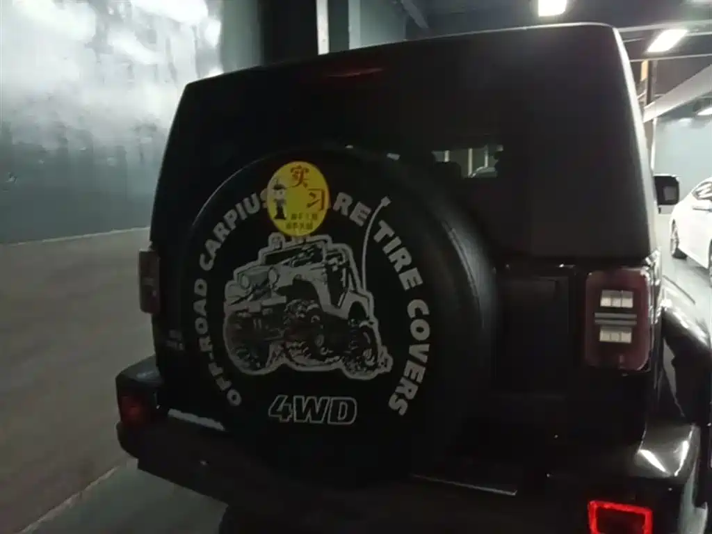 BAIC BJ40 2.0 T Auto 4 WD City Hunter Swordsman