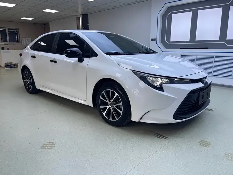 Toyota Levin Dual Engine 1.8 H E-CVT Progressive