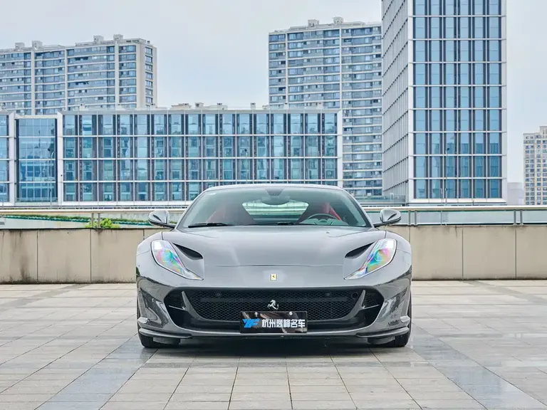 Ferrari 812 6.5 L Superfast