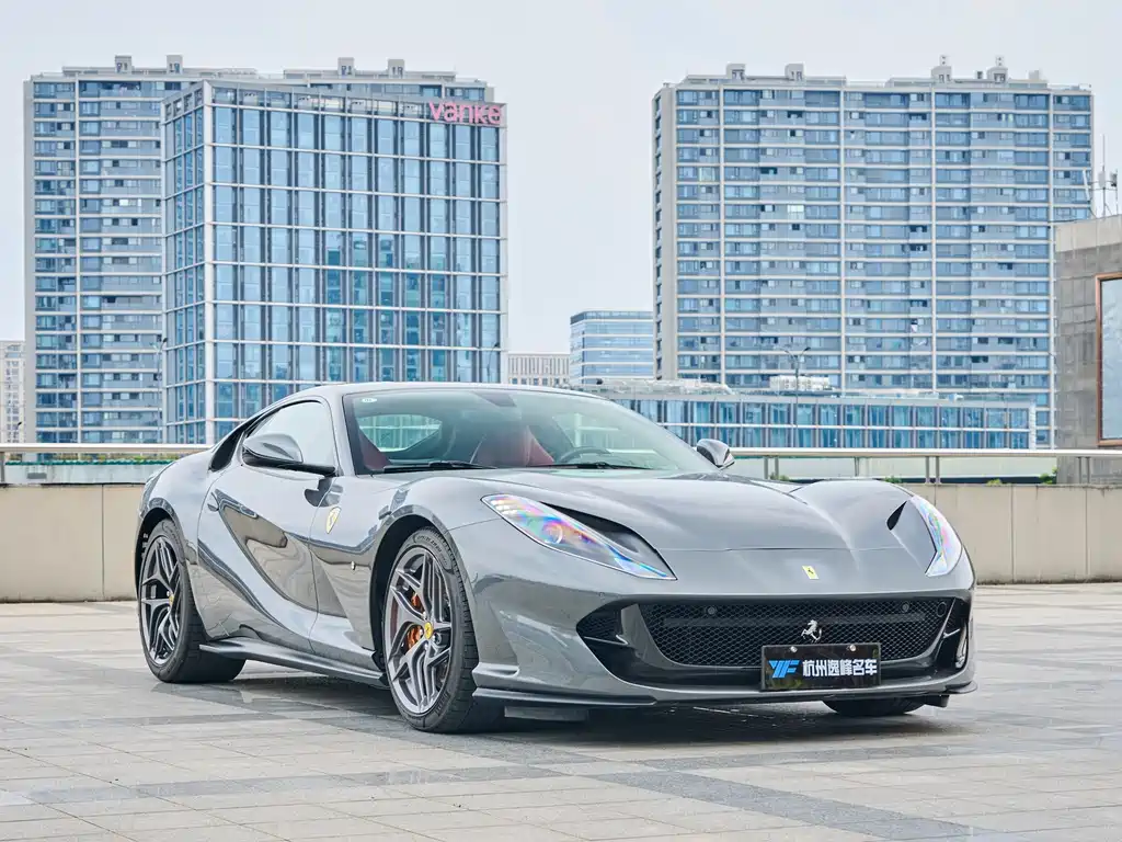 Ferrari 812 6.5 L Superfast