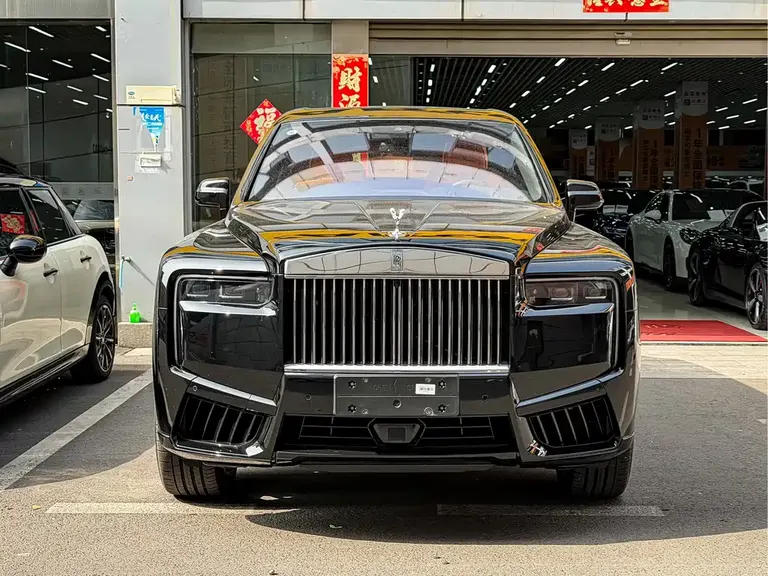 Rolls-Royce Cullinan 4-seat