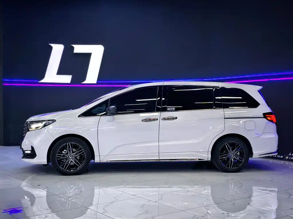Odyssey 2.0 L e:HEV Sharp· Shine Enjoyment