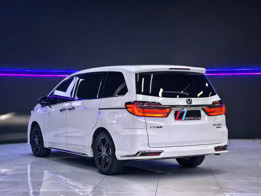 Odyssey 2.0 L e:HEV Sharp· Shine Enjoyment