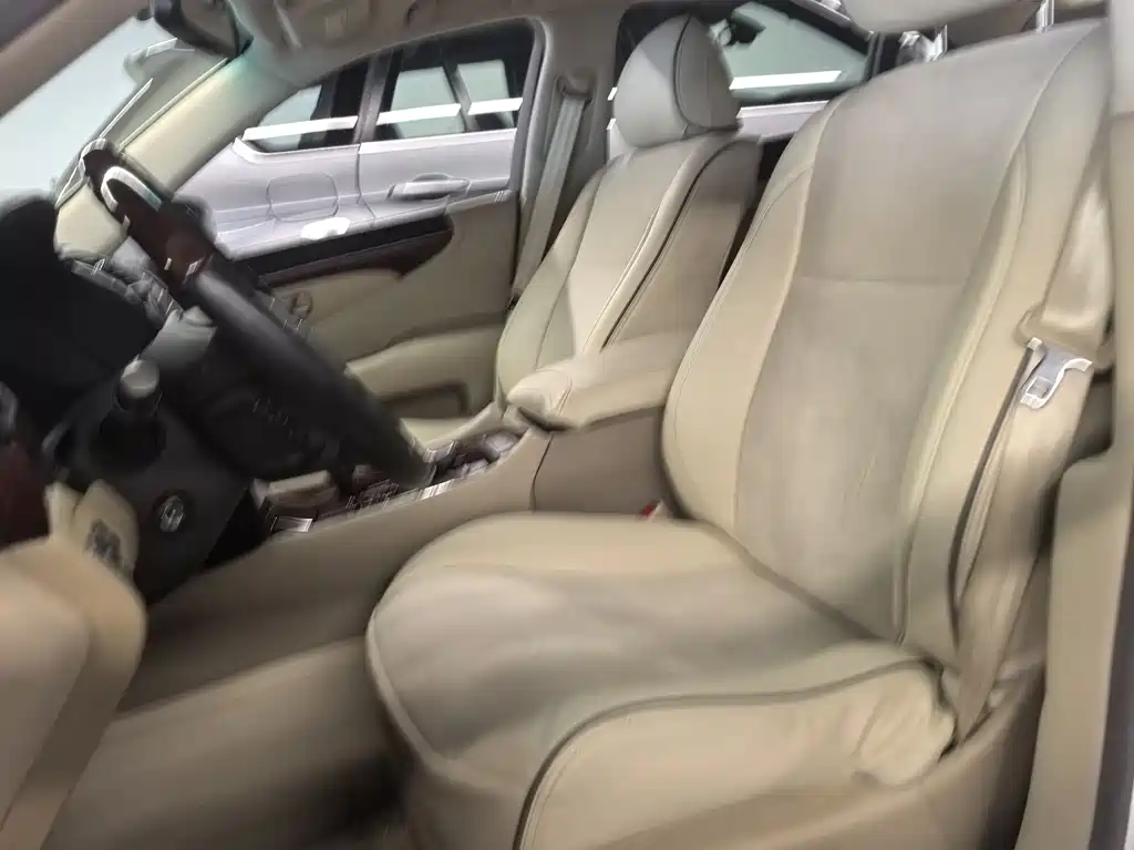 Lexus LS 460