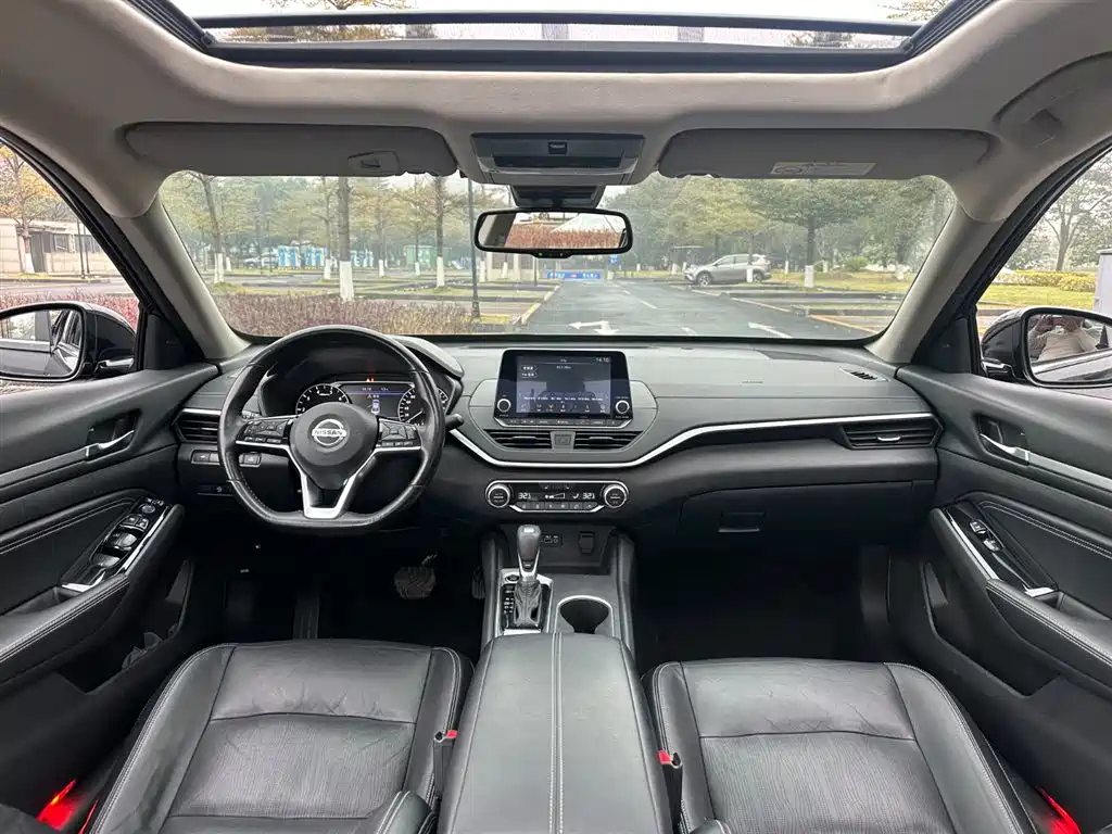 Teana Facelift 2.0 L XL Upper Smart Travel