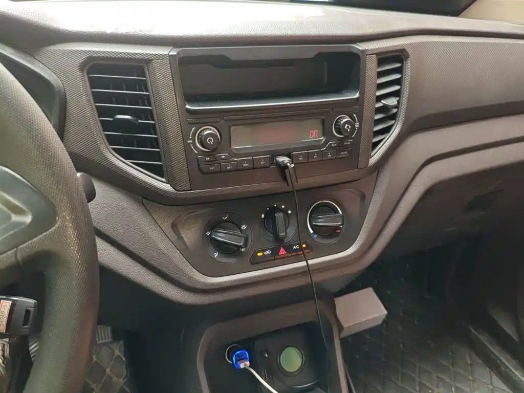 Wuling Hongguang V 1.5 L Power Enjoyment Hydraulic Assist LAR