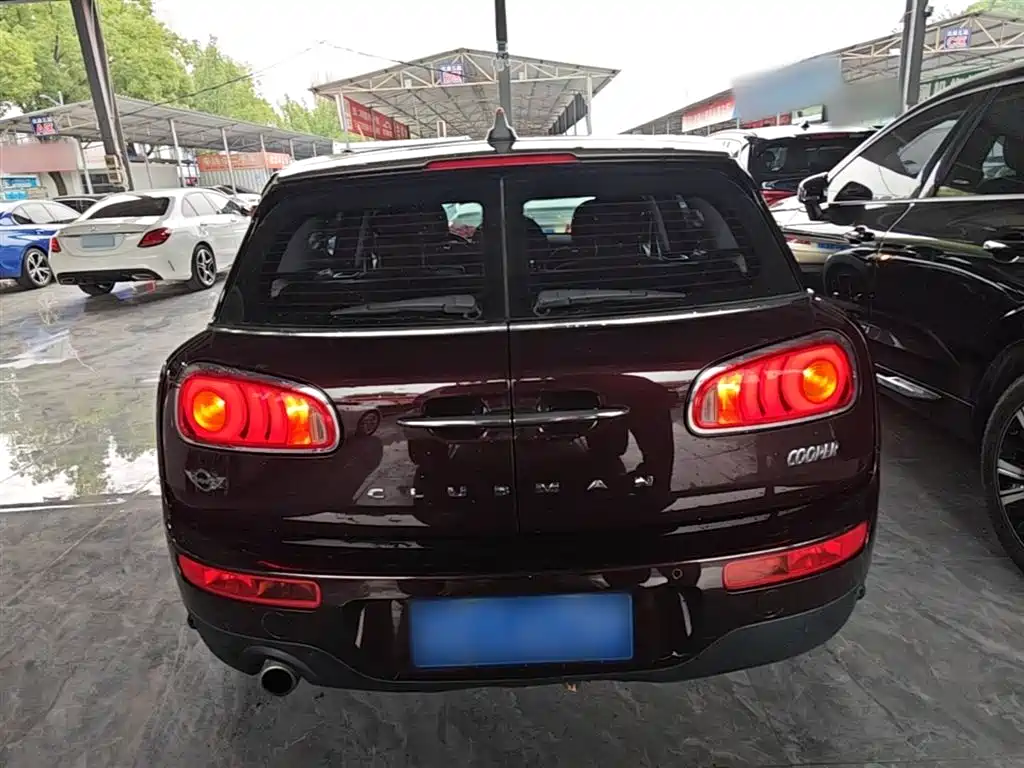 MINI CLUBMAN Facelift 1.5 T COOPER Connoisseur