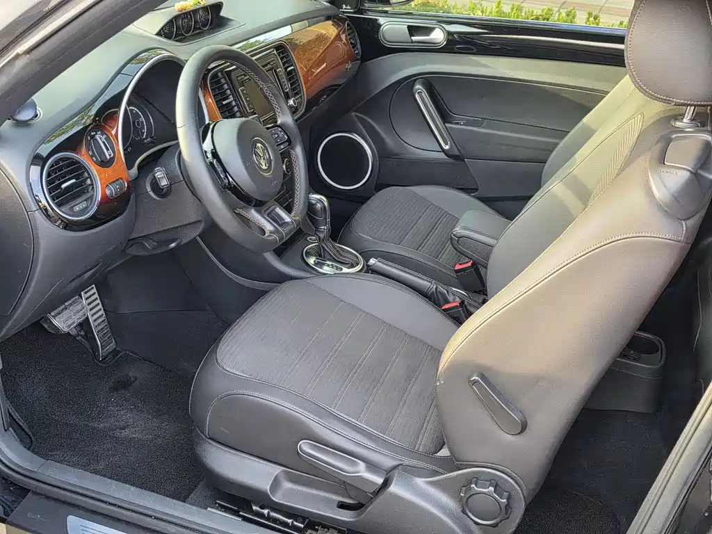 Beetle 甲壳虫 2013款 1.4 TSI Fender摇滚版