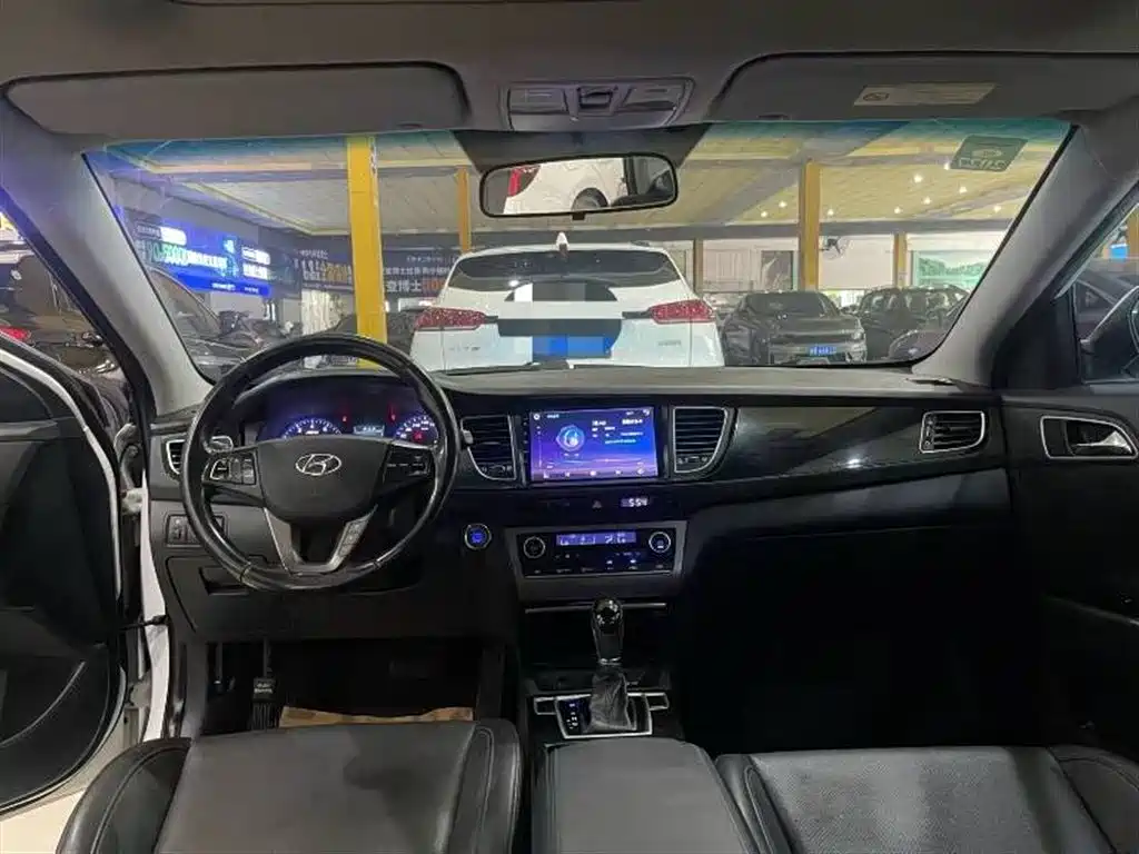 Mistra 1.8 L Auto Distinguished DLX