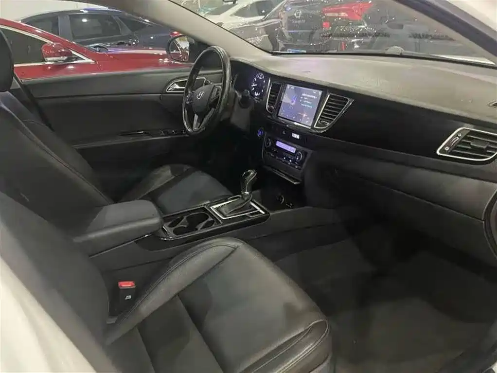 Mistra 1.8 L Auto Distinguished DLX