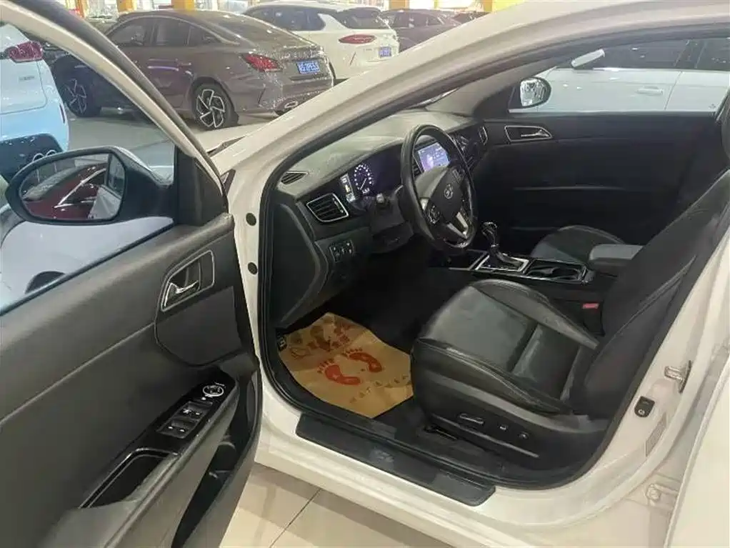 Mistra 1.8 L Auto Distinguished DLX