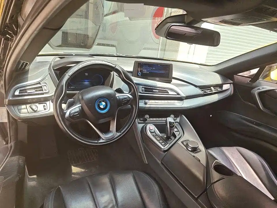 BMW i8 Standard