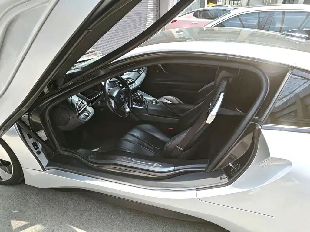 BMW i8 Standard