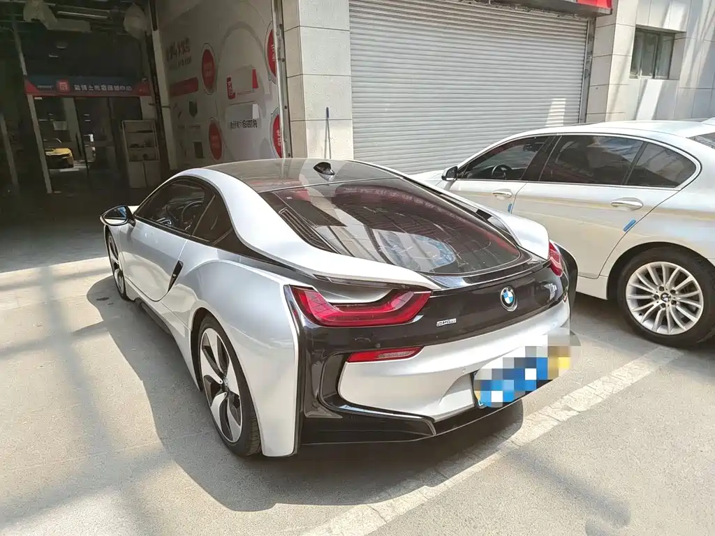 BMW i8 Standard