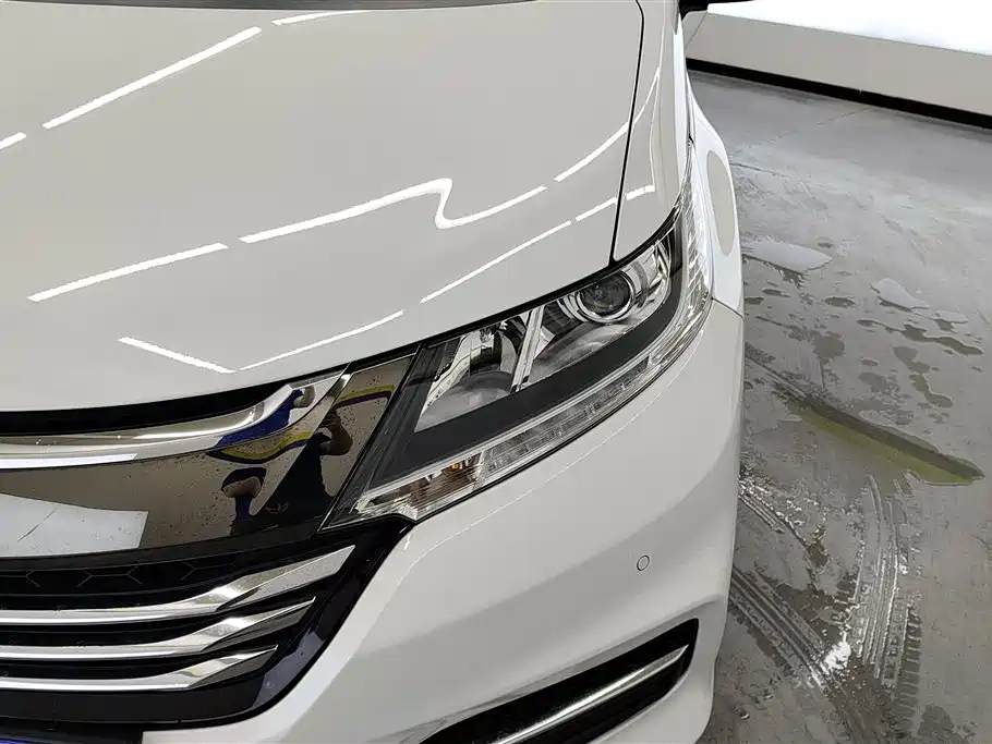 Odyssey 2.4 L Luxury