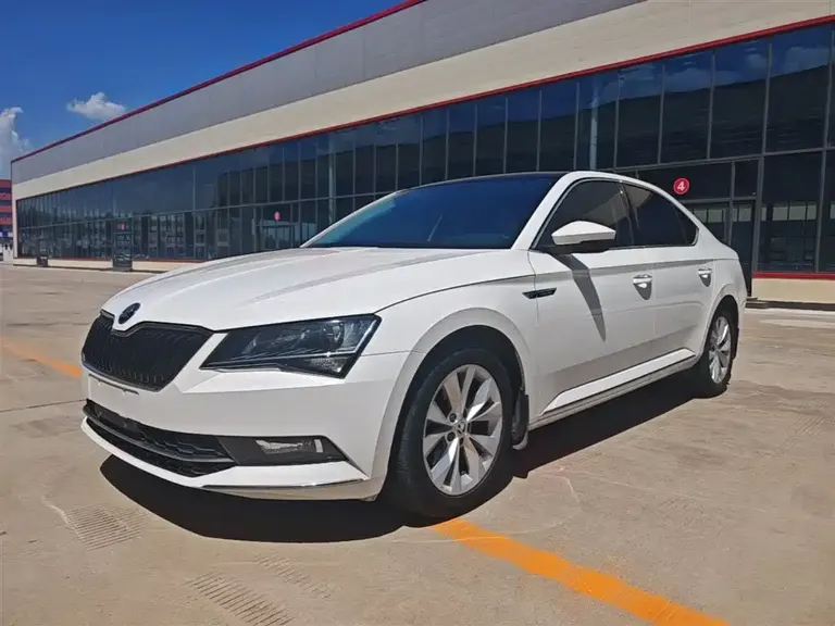 Skoda Superb TSI330 DSG Comfort CN-V