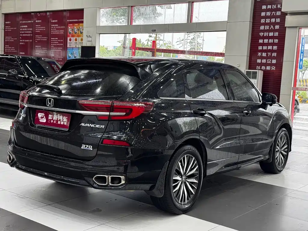 Avancier 370 TURBO 2 WD Luxury
