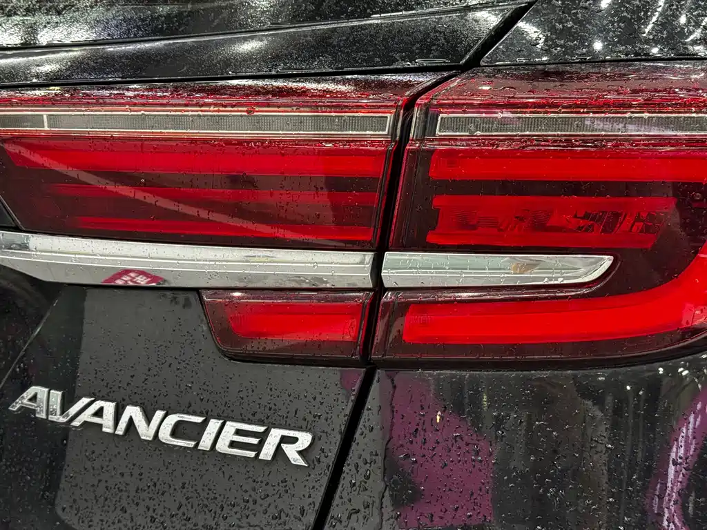 Avancier 370 TURBO 2 WD Luxury