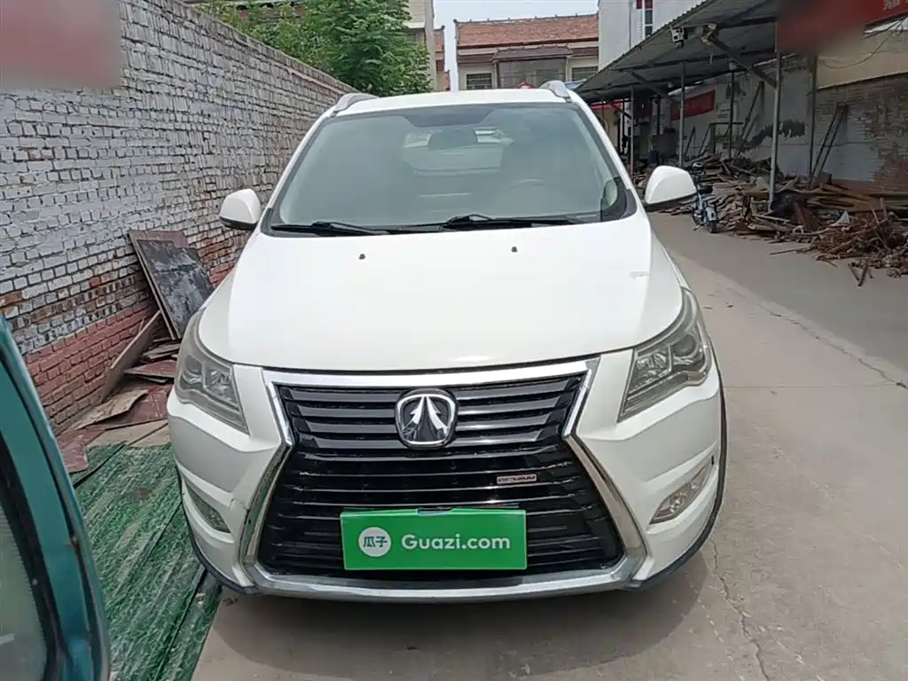 BAIC Weiwang M60 北汽威旺M60 2017款 1.5 T CVT王者版