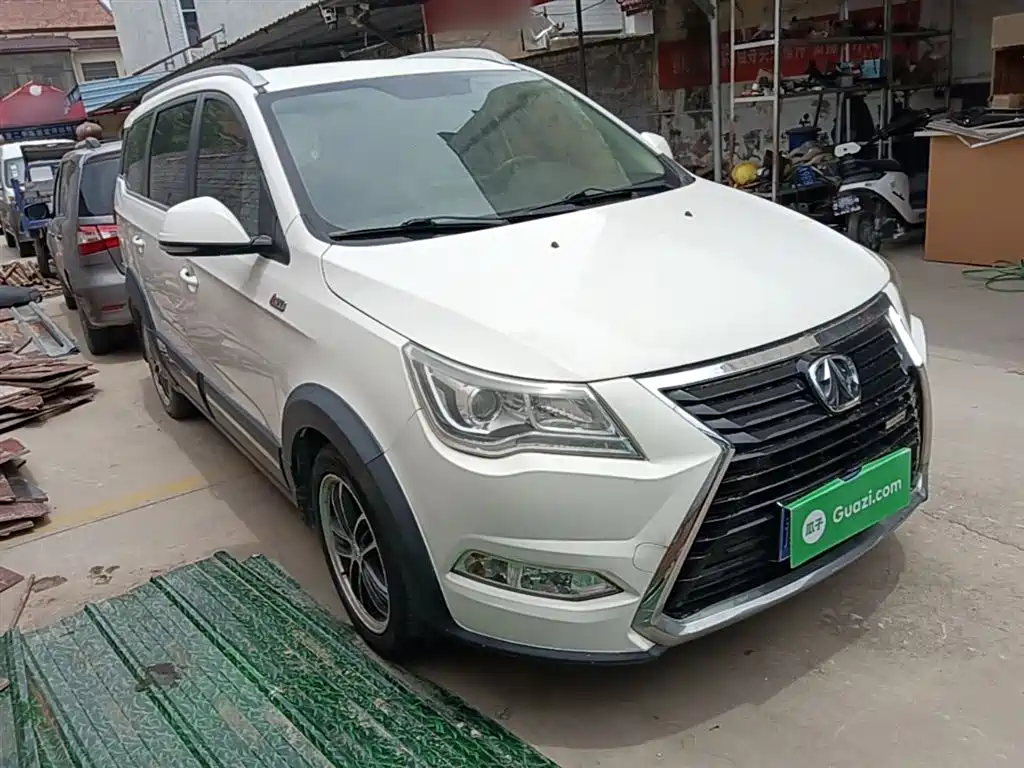 BAIC Weiwang M60 北汽威旺M60 2017款 1.5 T CVT王者版