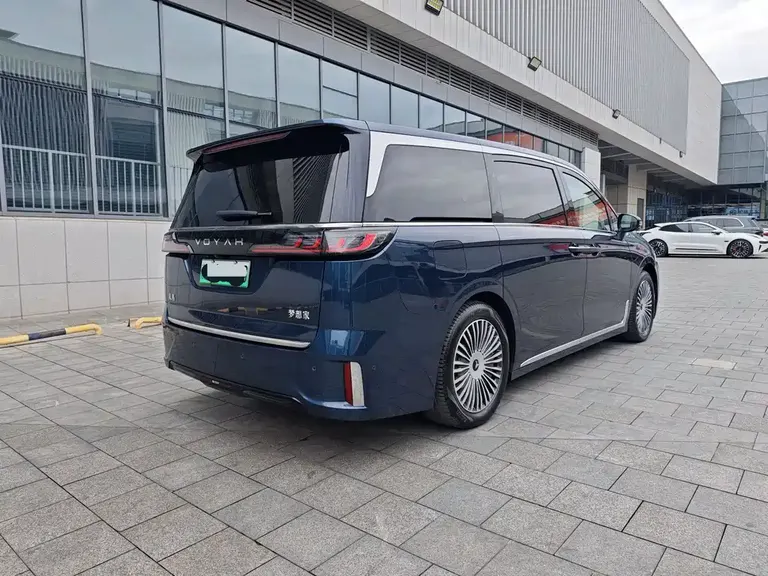 Voyah Dreamer PHEV 4 WD Flagship Kunpeng