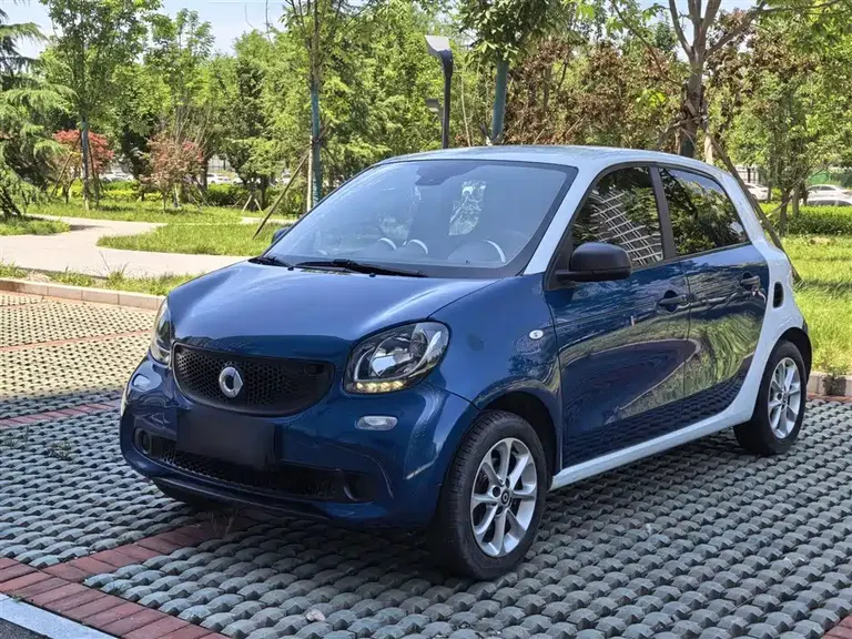 smart forfour 1.0 L 52 kW Agile