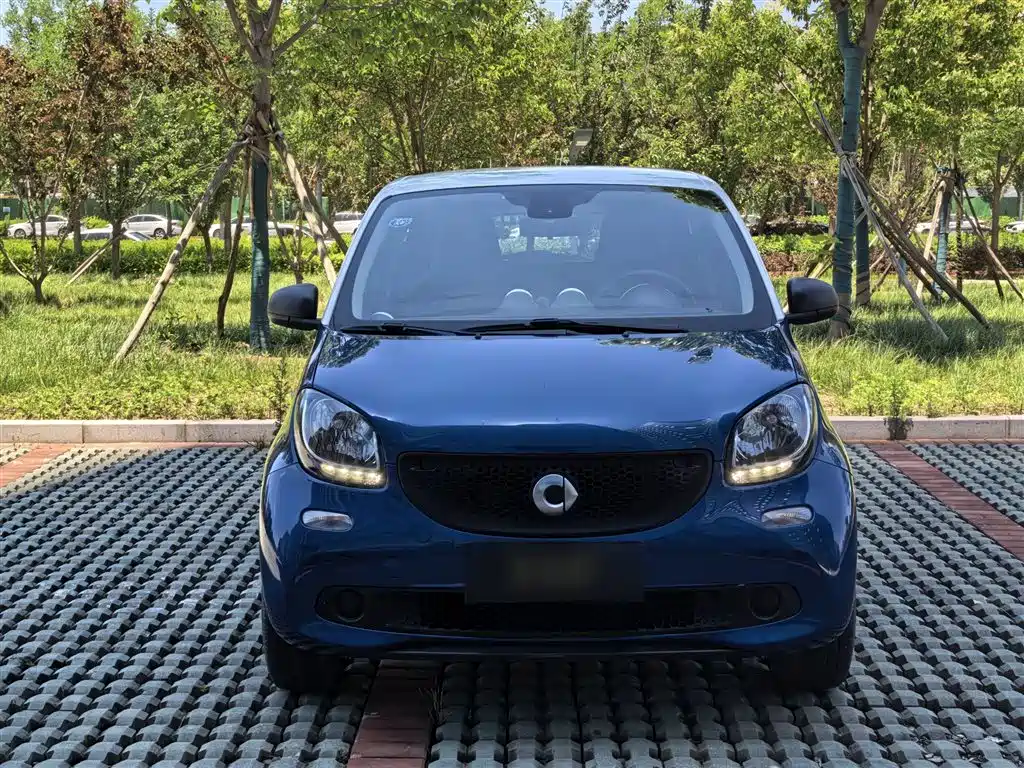 smart forfour 1.0 L 52 kW Agile