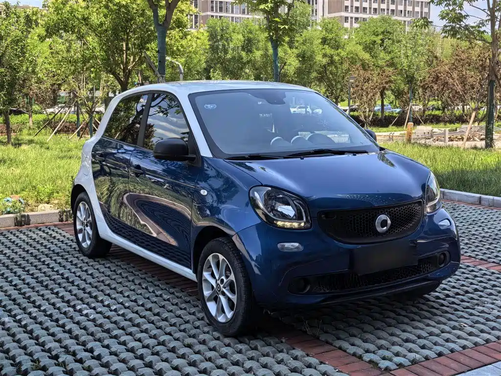 smart forfour 1.0 L 52 kW Agile
