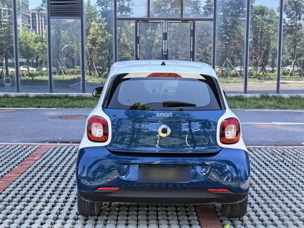 smart forfour 1.0 L 52 kW Agile
