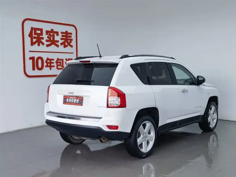 Jeep Compass (Import) 指南者(进口) 2012款 2.0 L 两驱豪华版