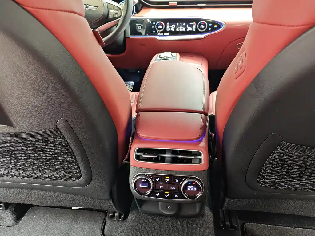 Genesis GV70 捷尼赛思GV70 2023款 2.5 T 四驱旗舰版