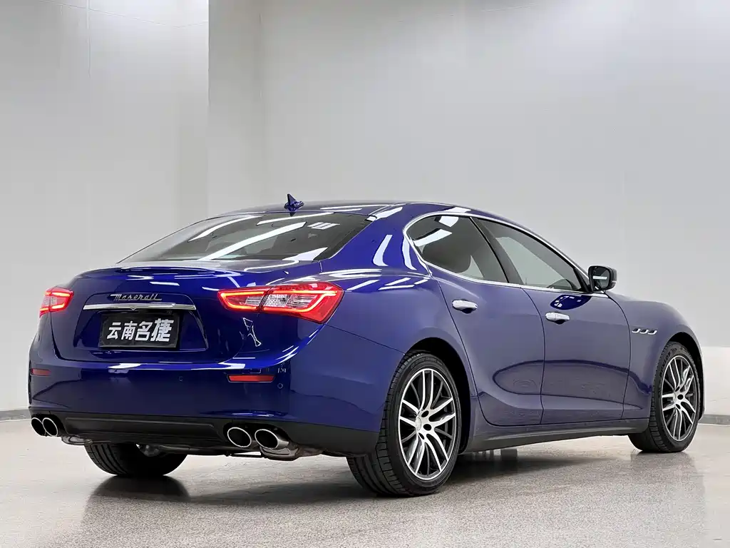 Ghibli 3.0 T Standard