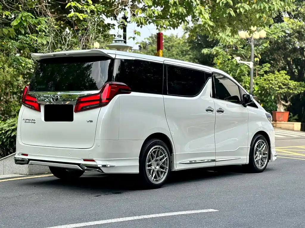 Alphard 3.5 L Distinguished