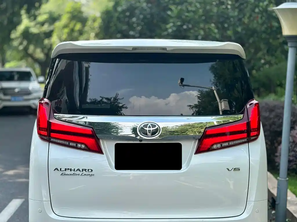 Alphard 3.5 L Distinguished