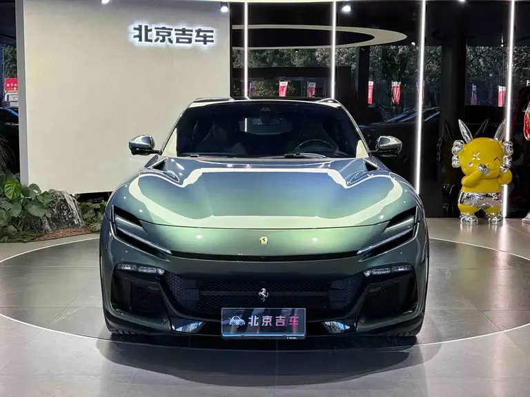 Ferrari Purosangue 6.5 L V12