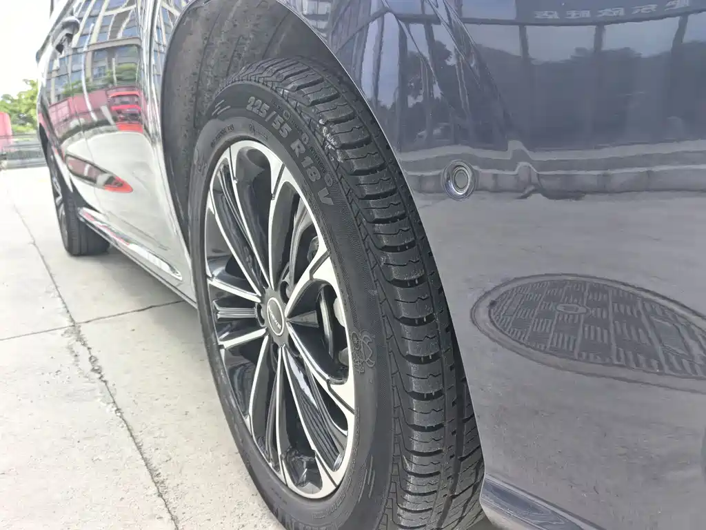Roewe iMAX8 荣威iMAX8 2022款 400 TGI 至尊版