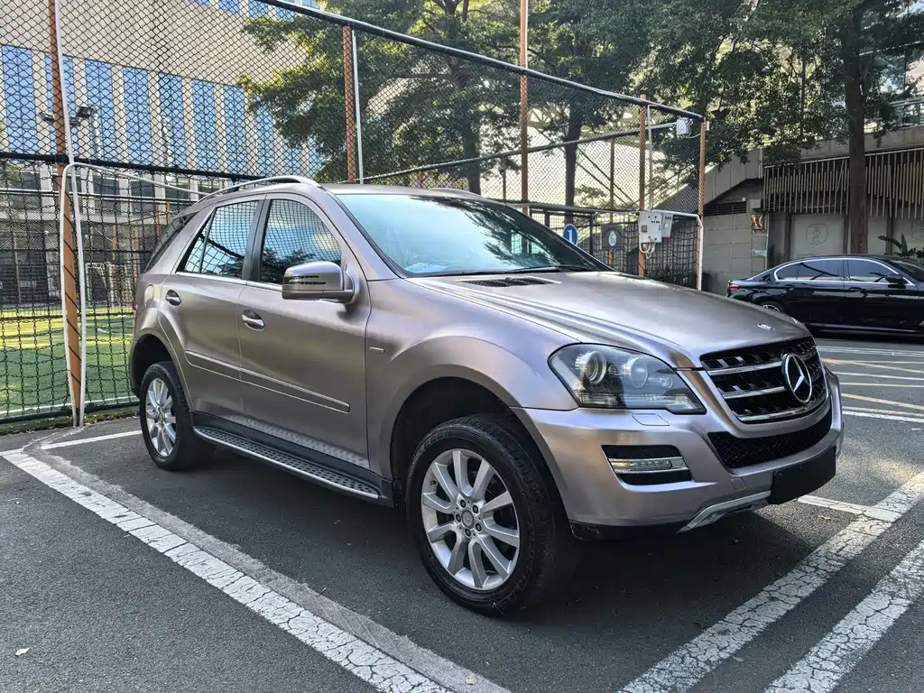 Mercedes-Benz M-Class ML 350 4 MATIC Luxury Special Edition
