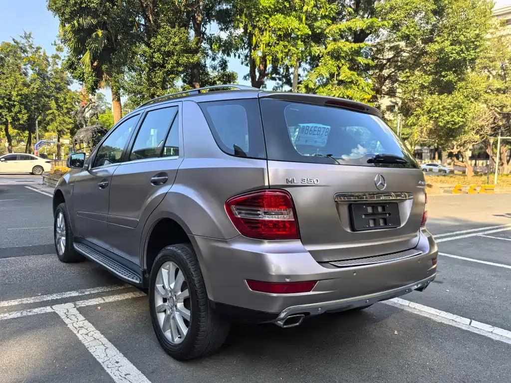 Mercedes-Benz M-Class ML 350 4 MATIC Luxury Special Edition