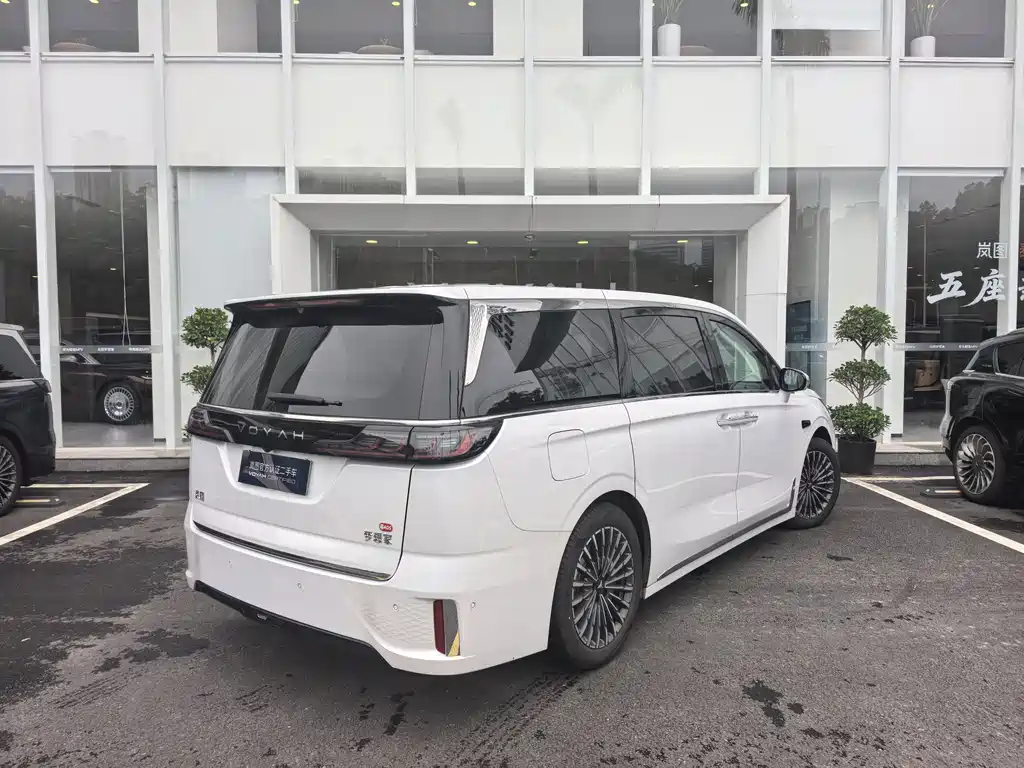 Voyah Dreamer PHEV Qiankun Ultra